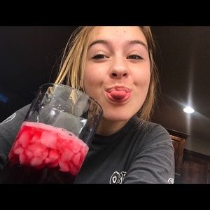 Meet your Posher, Camryn